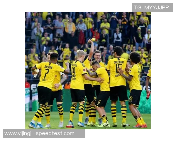 德甲激战：巴黎圣日耳曼大胜巴萨红牌事件引发全场热议与争议