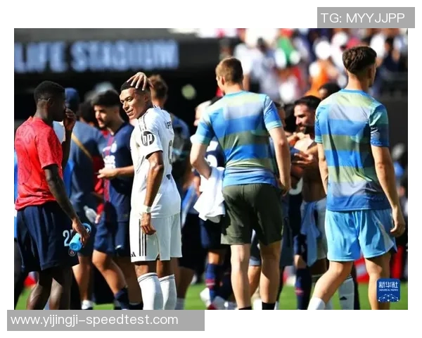 友谊赛精彩对决曼城与巴黎圣日耳曼战成平局绝杀瞬间震撼全场